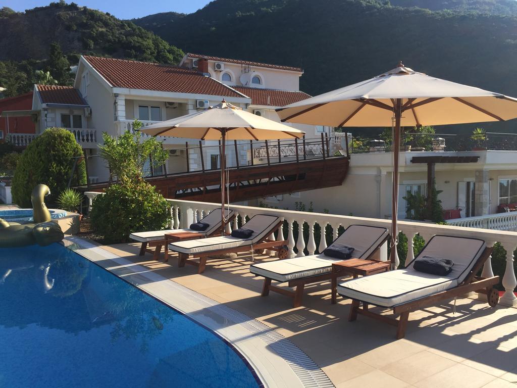 Monte Aria Panorama Suites Herceg Novi Buitenkant foto